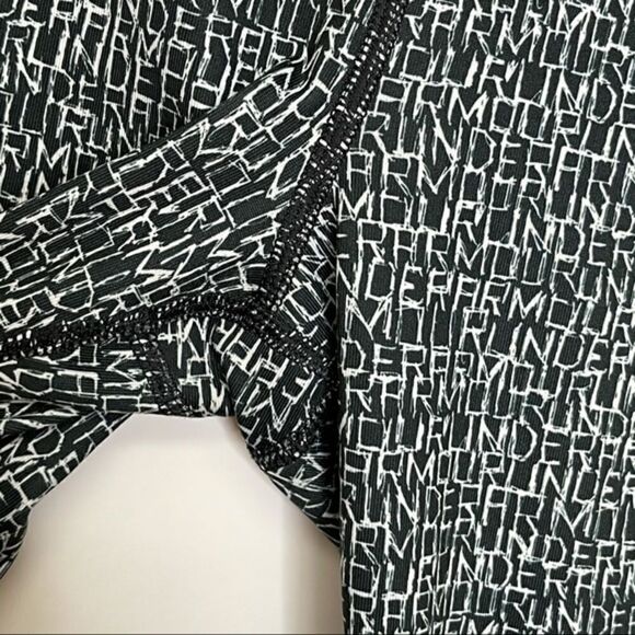 Under Armour Black Logo Running Capri Legging - Picture 5 of 7